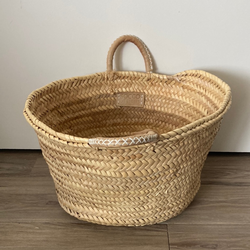 French basket bag with leather handles